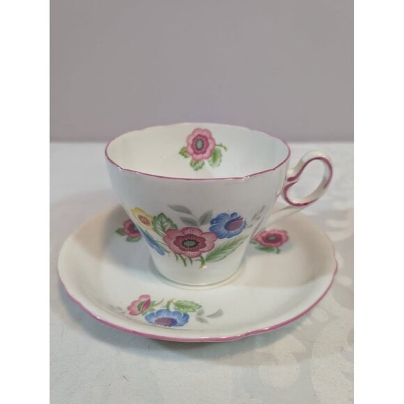 SHELLEY "Pink Floral" Teacup & Saucer - Picture 2 of 8
